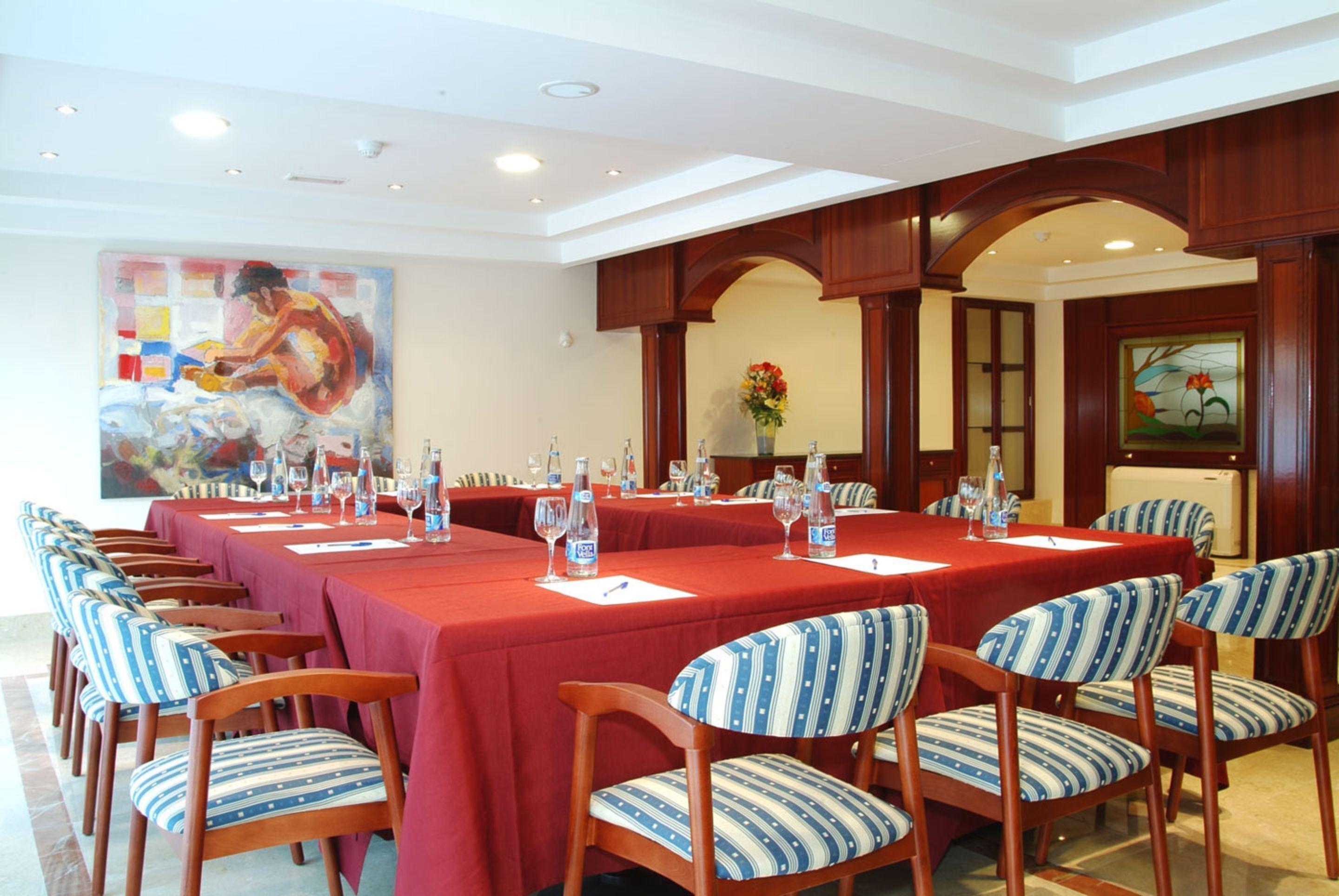 Hotel Gran Legazpi — Foto 1